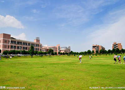 å­¦æ ¡èåª