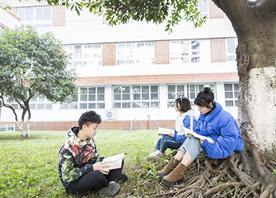 åå·å·¥ä¸è´¸æå­¦æ ¡