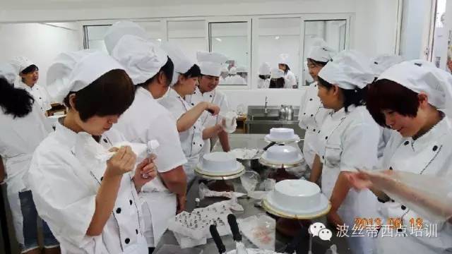 烟台波丝蒂糕点培训学校裱花、陶艺、翻糖班即将开课！