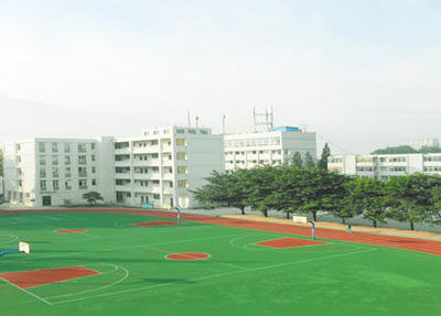 学校操场.jpg