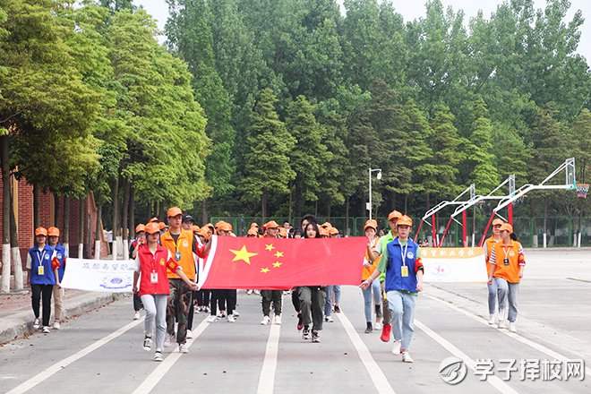 成都希望职业学校举行第二届趣味运动会