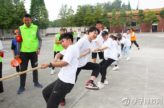 成都希望职业学校举行第二届趣味运动会