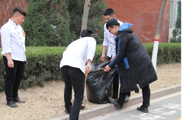 雷锋日 我们在行动|山东蓝海职业学校雷锋活动月拉开帷幕