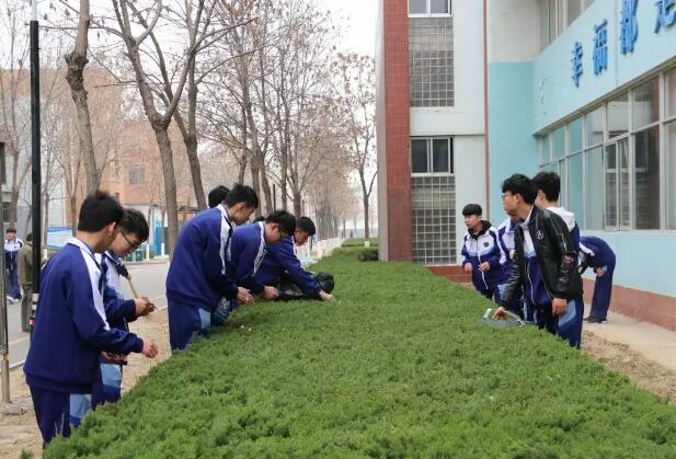 雷锋日 我们在行动|山东蓝海职业学校雷锋活动月拉开帷幕