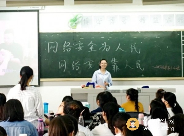 遂宁市中等卫生职业学校学校食堂环境与寝室宿舍介绍