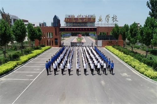 学做精品蛋糕 就来蓝海职业学校：蓝海职业学校精品蛋糕培训开班啦！