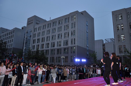 延边大学医学院学校食堂环境与寝室宿舍介绍