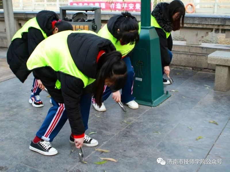 济南市技师学院信息工程学院组织志愿者参加“无痕中国环境公益课堂”活动！