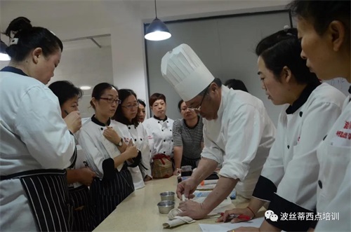 学技能擦亮眼，波丝蒂西点培训学校成为芝罘区首批复课的职业技能培训机构