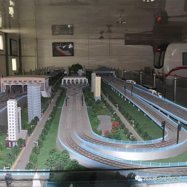 为什么一万学子选择西安铁道技师学院