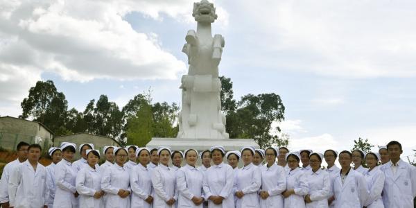 昆明卫生职业学院护理专业实习学生合影