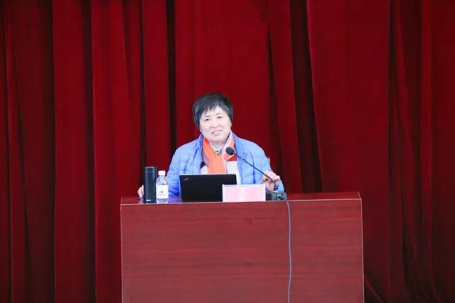 青岛市团委校长刘福珍到求实学院举行十九大专题学习讲座