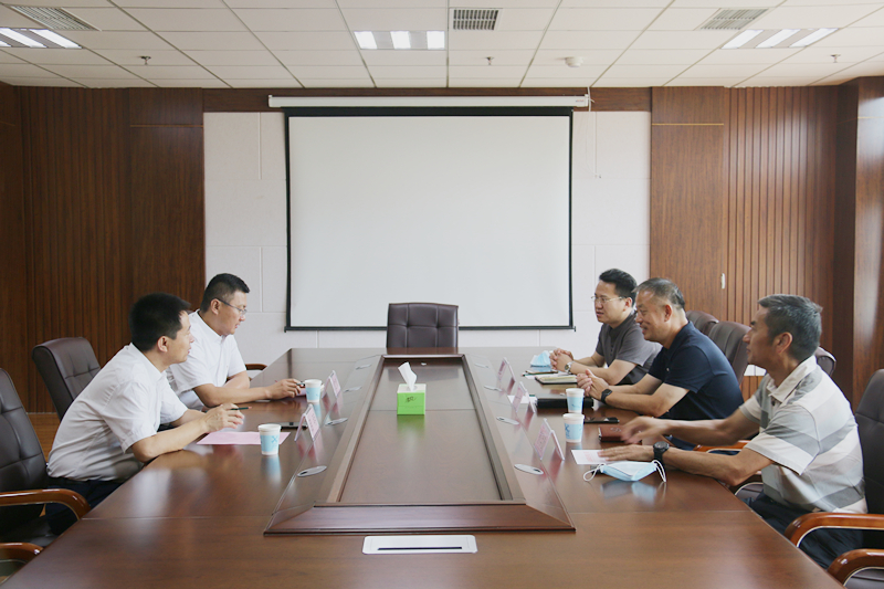 青岛港湾职业技术学院来学校研讨交流混合制办学及航海类人才培养经验