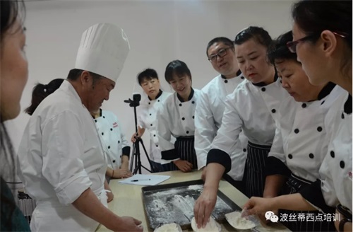 烟台波丝蒂：烘焙大师开课第一天，如预料中不同凡响