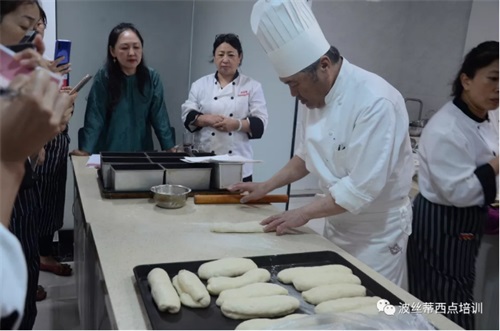 烟台波丝蒂：烘焙大师开课第一天，如预料中不同凡响