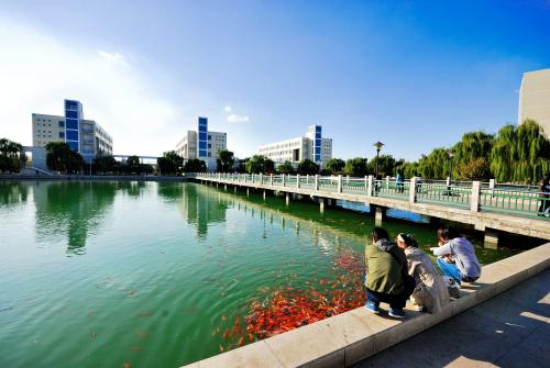 四川大学华西临床医学院周边环境